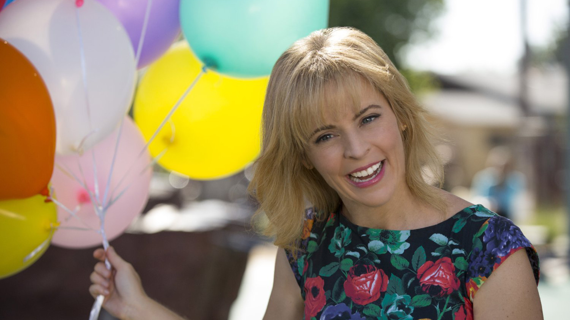 Lady Dynamite 2. Sezon 6. Bölüm